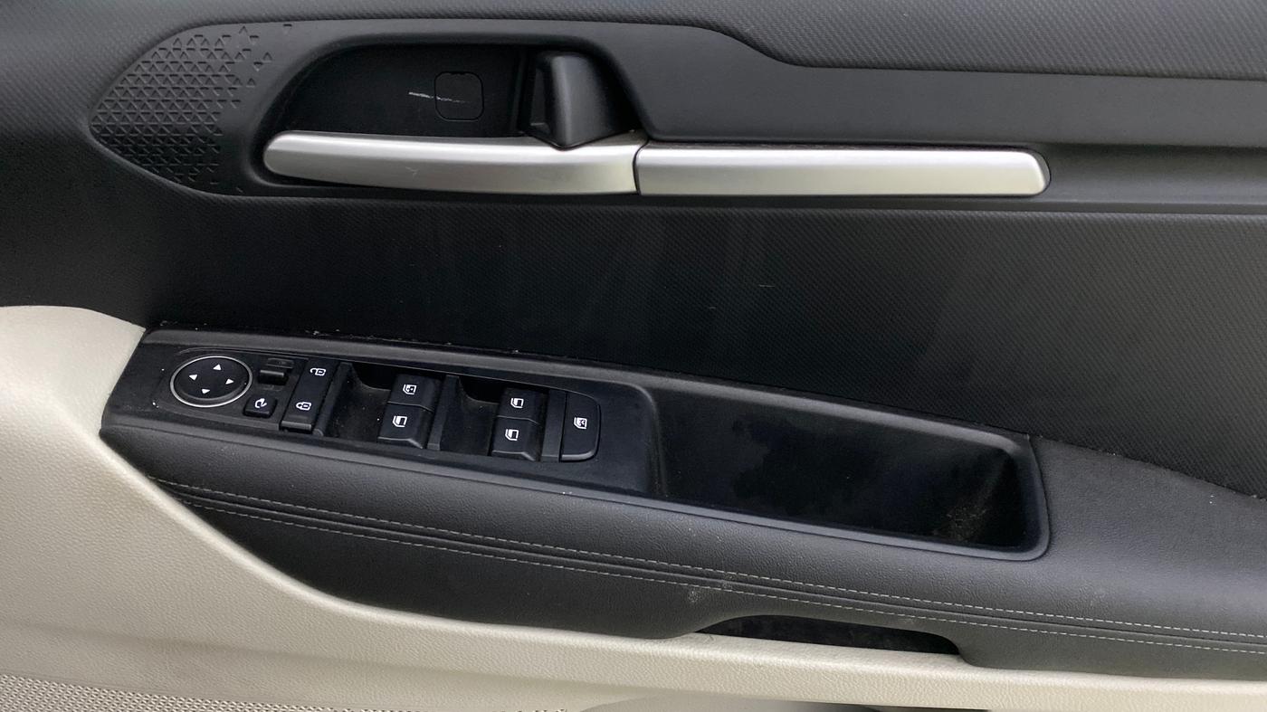 2023 KIA SONET HTX 1.0 IMT, Petrol, Manual, 20,160 km, Driver Side Door Panels Control