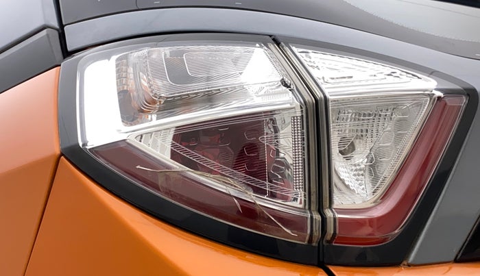 2018 Tata NEXON XZA PLUS DIESEL DUAL TONE, Diesel, Automatic, 1,10,522 km, Left tail light - < 2 inches,no. = 2