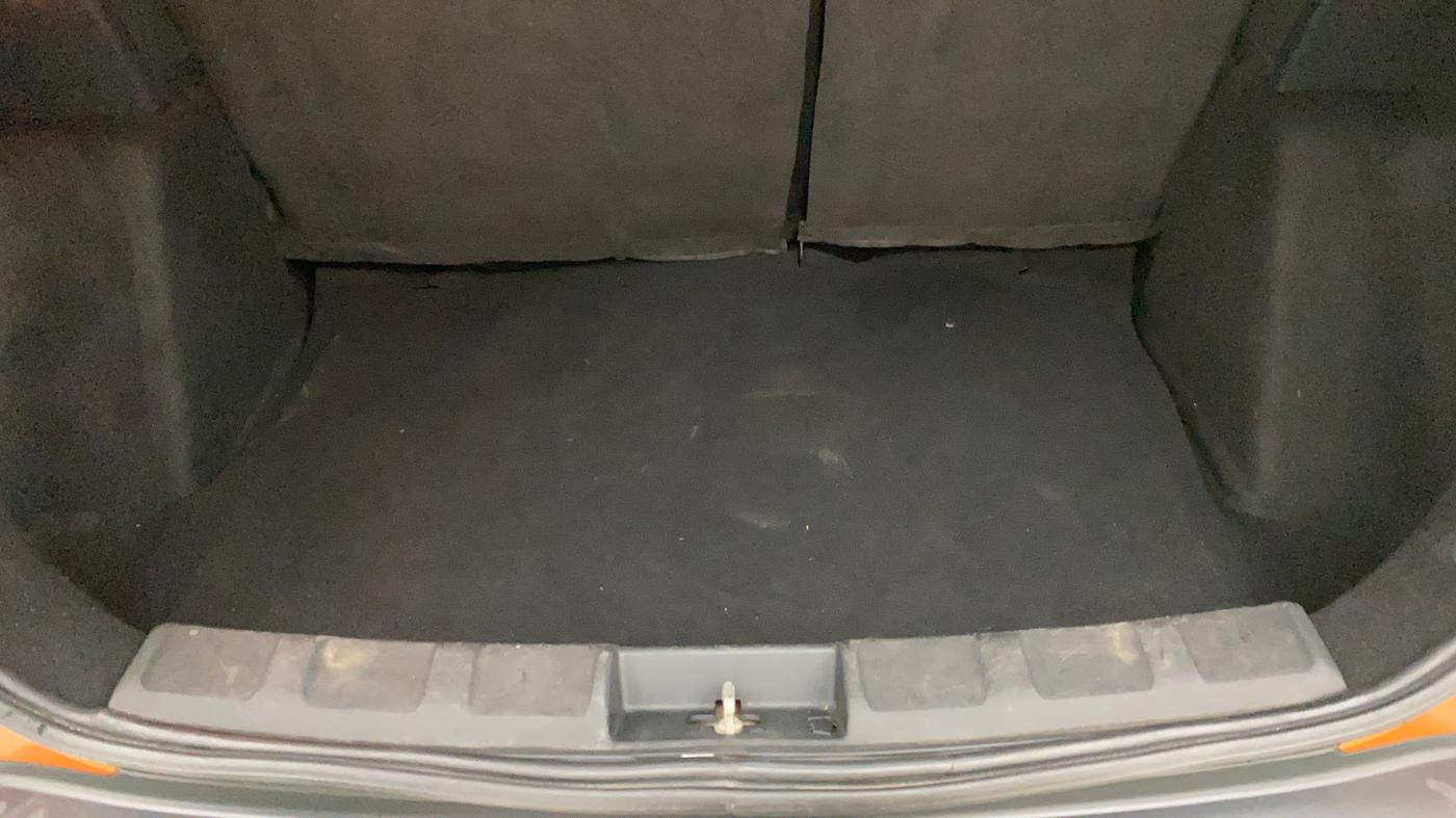 2018 Tata NEXON XZA PLUS DIESEL DUAL TONE, Diesel, Automatic, 1,10,522 km, Boot Inside