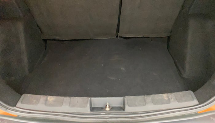 2018 Tata NEXON XZA PLUS DIESEL DUAL TONE, Diesel, Automatic, 1,10,522 km, Boot Inside