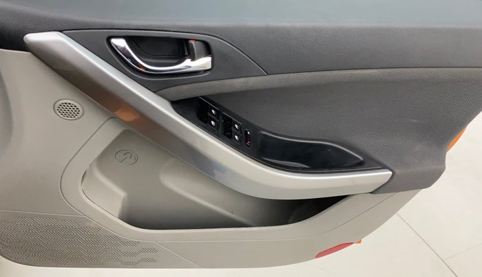 2018 Tata NEXON XZA PLUS DIESEL DUAL TONE, Diesel, Automatic, 1,10,522 km, Driver Side Door Panels Control