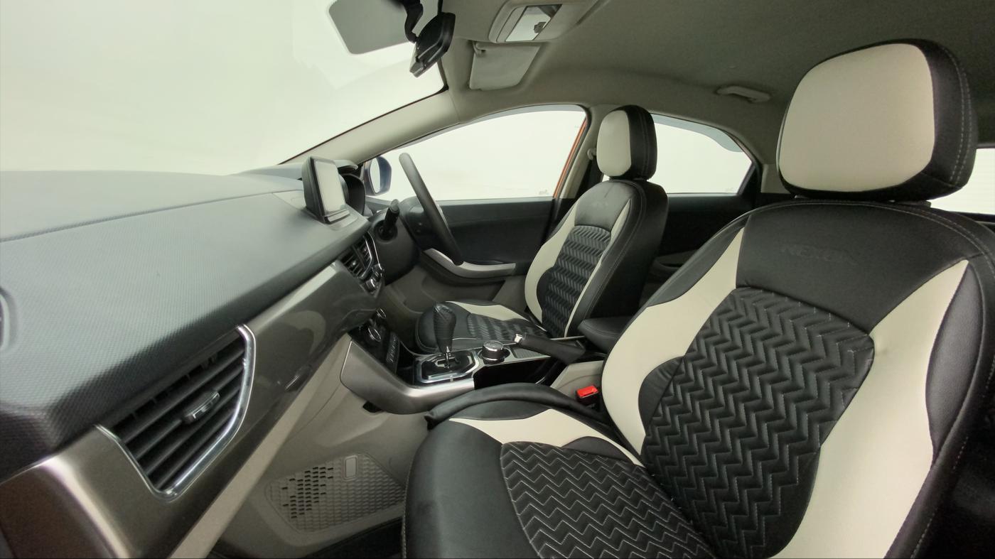 2018 Tata NEXON XZA PLUS DIESEL DUAL TONE, Diesel, Automatic, 1,10,522 km, Right Side Front Door Cabin