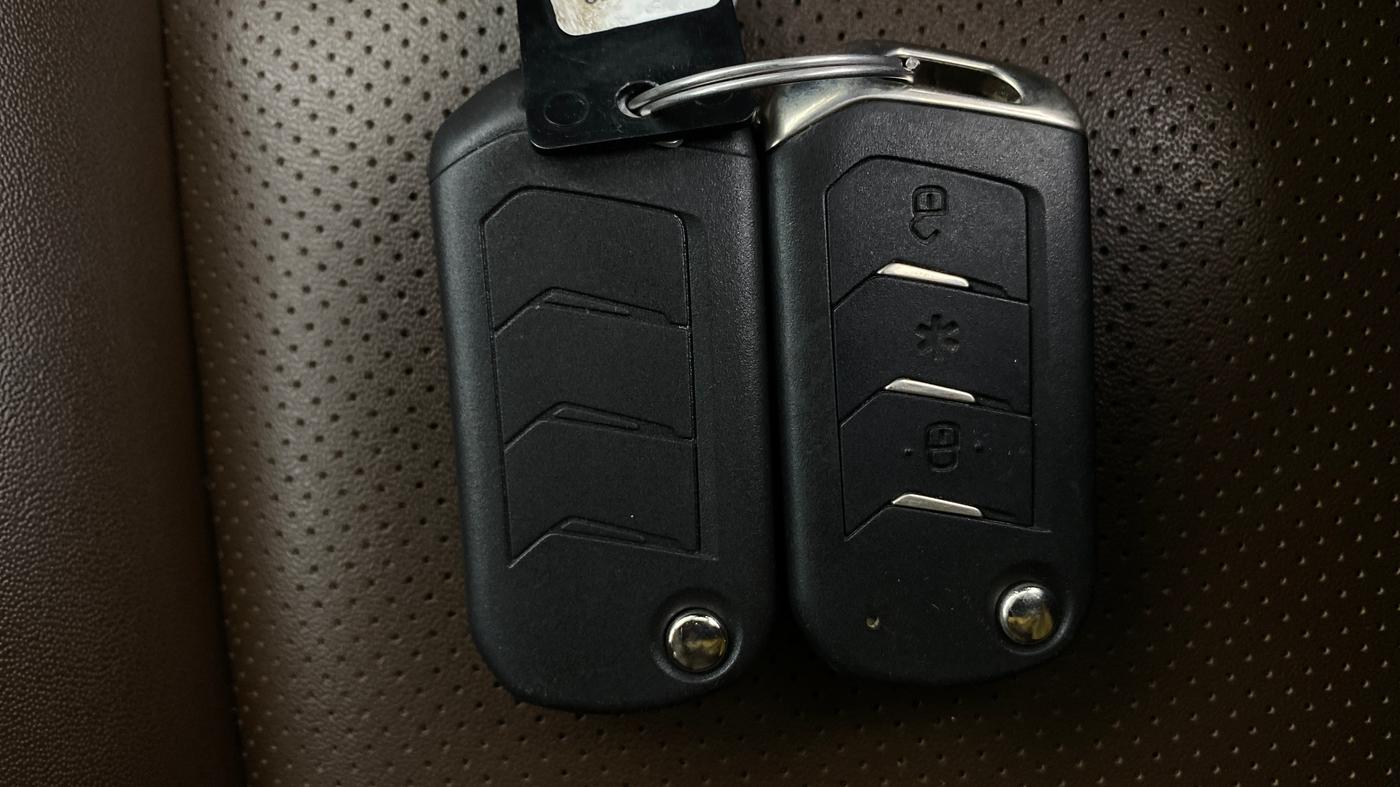 2025 Mahindra SCORPIO-N N Z8 S Petrol AT, Petrol, Automatic, 29,771 km, Key Close Up