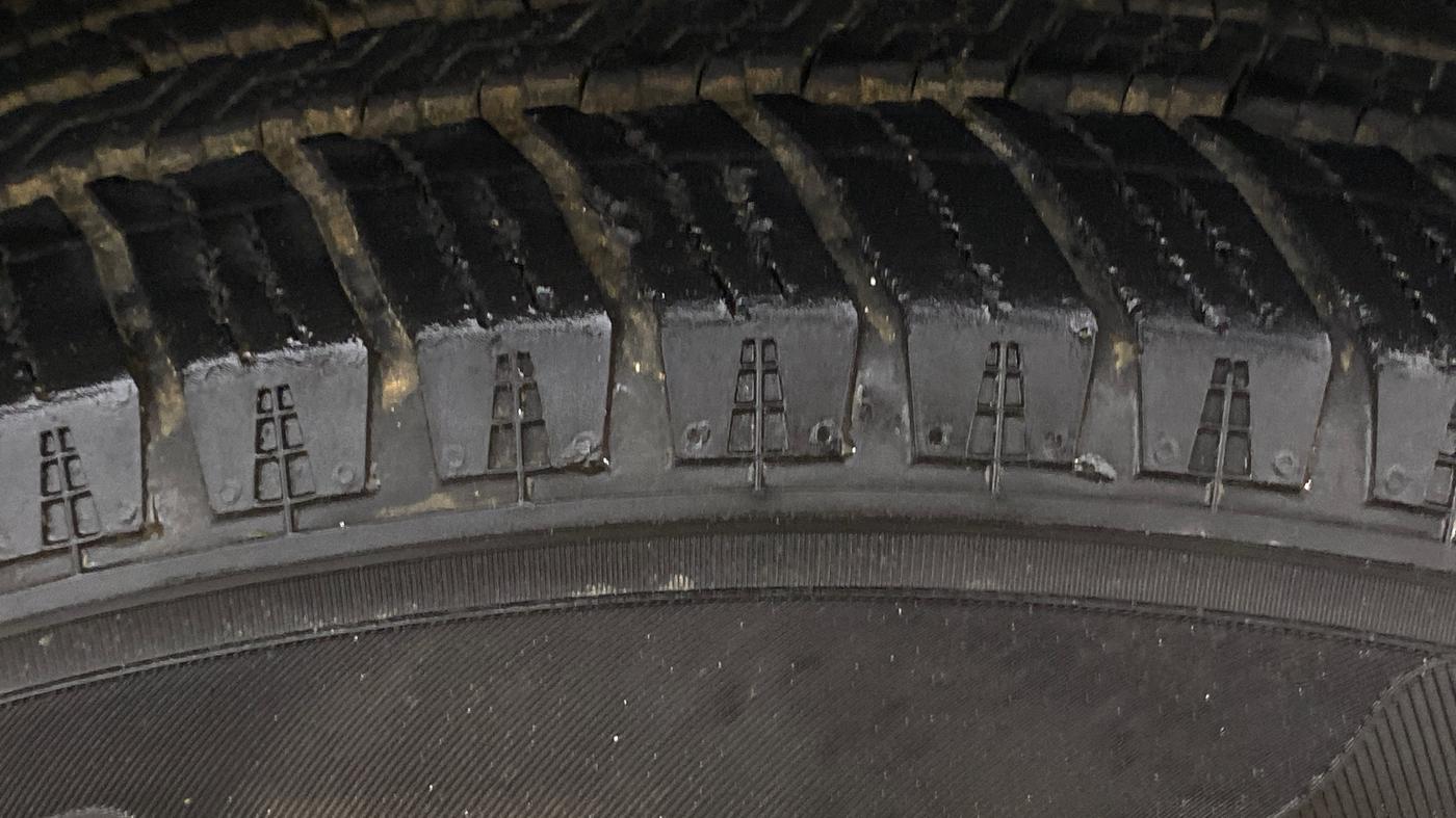 2025 Mahindra SCORPIO-N N Z8 S Petrol AT, Petrol, Automatic, 29,771 km, Right Front Tyre Tread