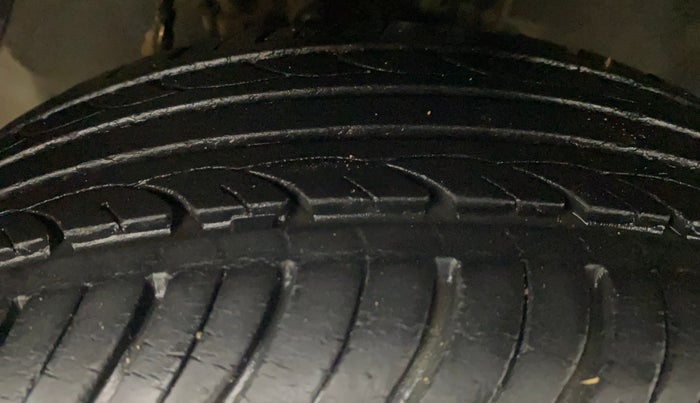 2014 Hyundai i20 SPORTZ 1.2, Petrol, Manual, 17,000 km, Left Front Tyre Tread