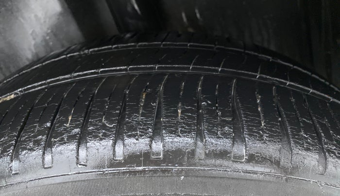 2014 Volkswagen Polo GT TSI 1.2 PETROL AT, Petrol, Automatic, 90,260 km, Left Rear Tyre Tread
