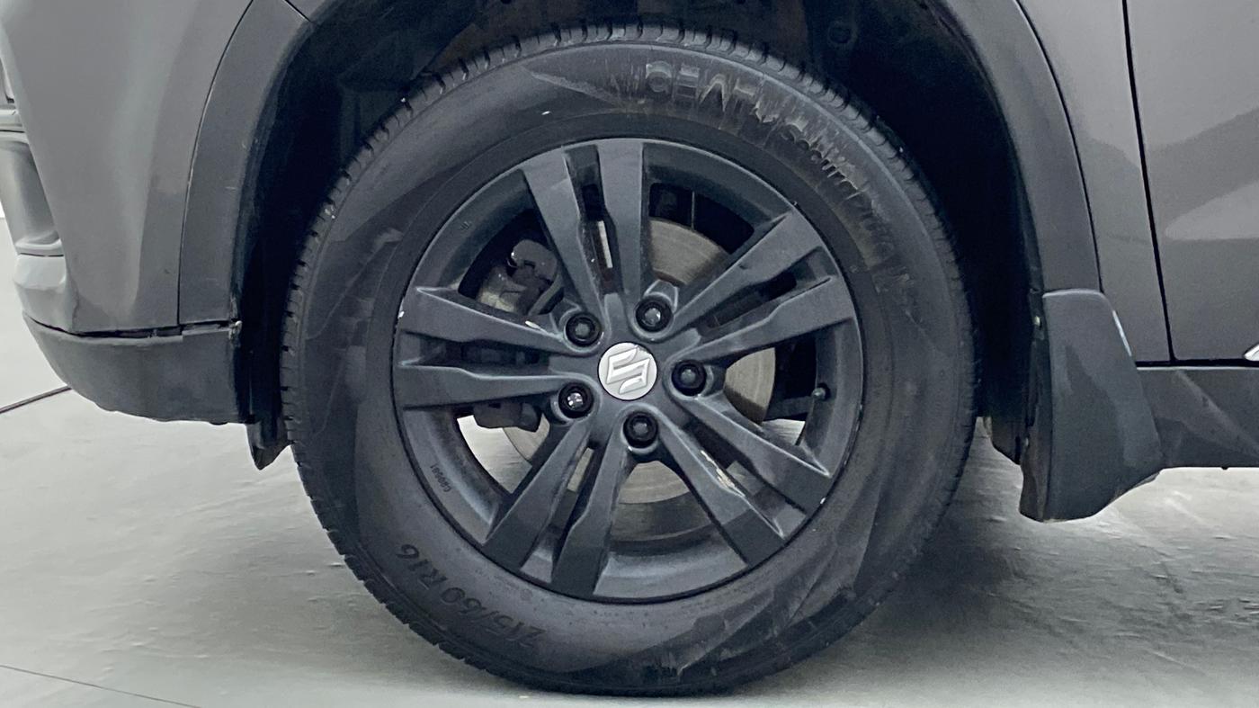 2017 Maruti Vitara Brezza ZDI, Diesel, Manual, 77,501 km, Left Front Wheel