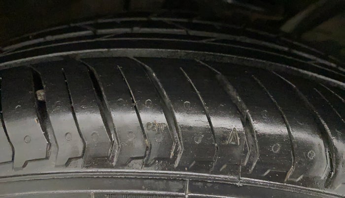 2021 Nissan MAGNITE XV PREMIUM TURBO CVT, Petrol, Automatic, 12,964 km, Right Rear Tyre Tread