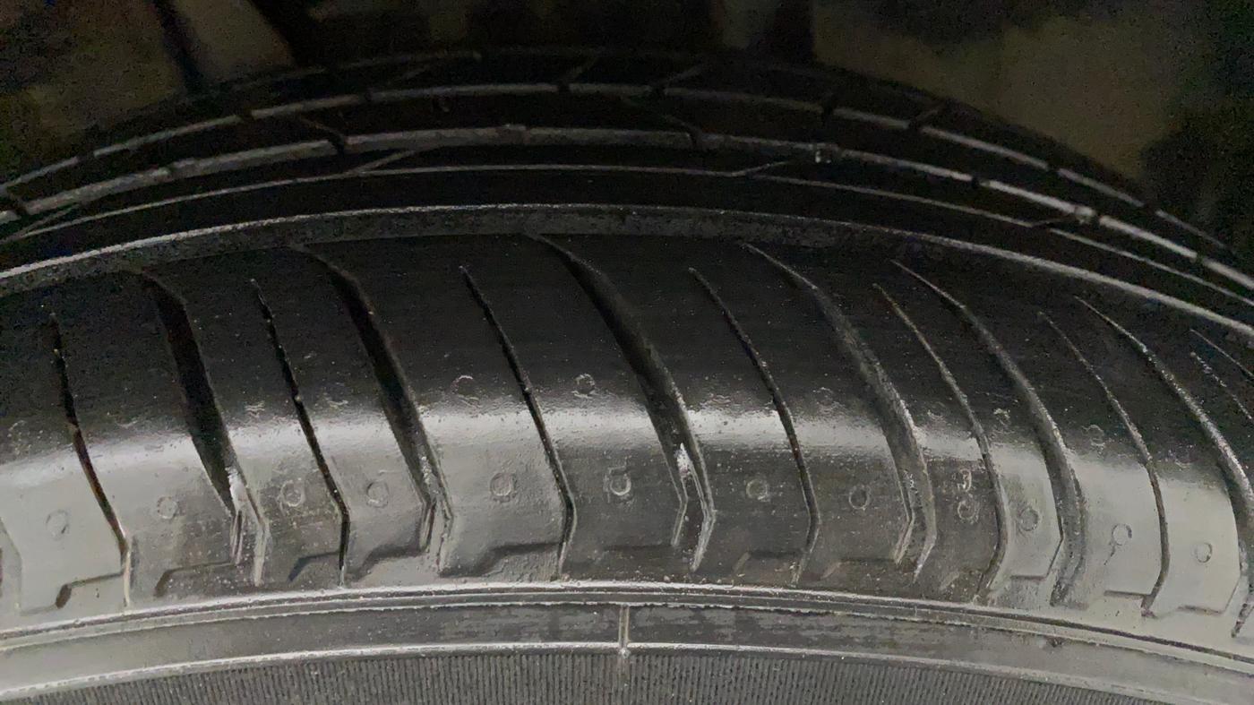 2021 Nissan MAGNITE XV PREMIUM TURBO CVT, Petrol, Automatic, 12,964 km, Left Rear Tyre Tread