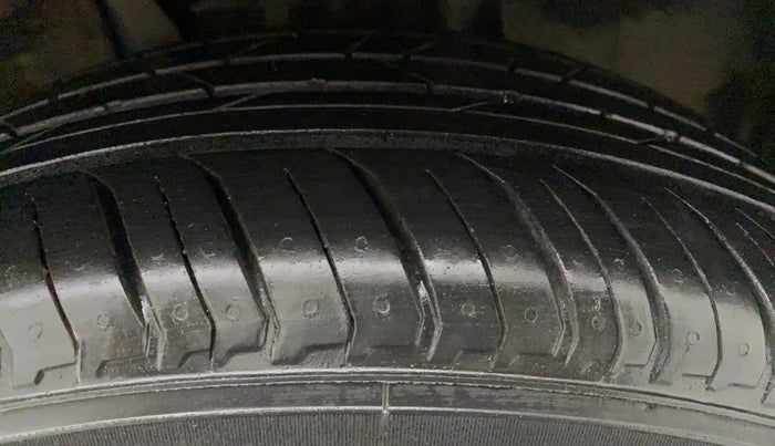 2021 Nissan MAGNITE XV PREMIUM TURBO CVT, Petrol, Automatic, 12,964 km, Left Rear Tyre Tread