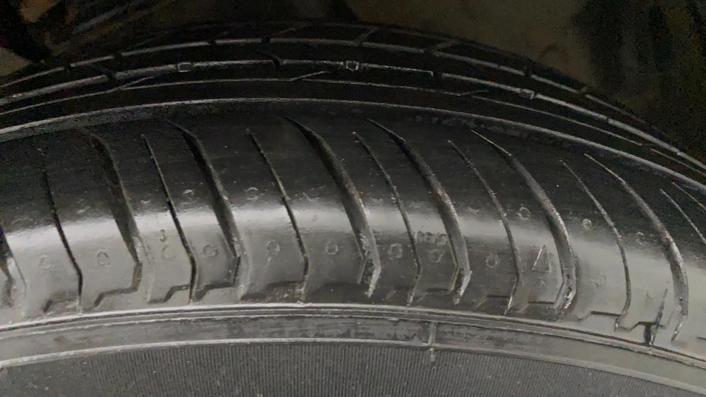 2021 Nissan MAGNITE XV PREMIUM TURBO CVT, Petrol, Automatic, 12,964 km, Left Front Tyre Tread