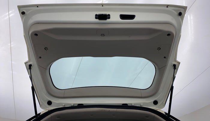 2020 Mahindra XUV300 1.2 W6 MT, Petrol, Manual, 21,466 km, Boot Door Open