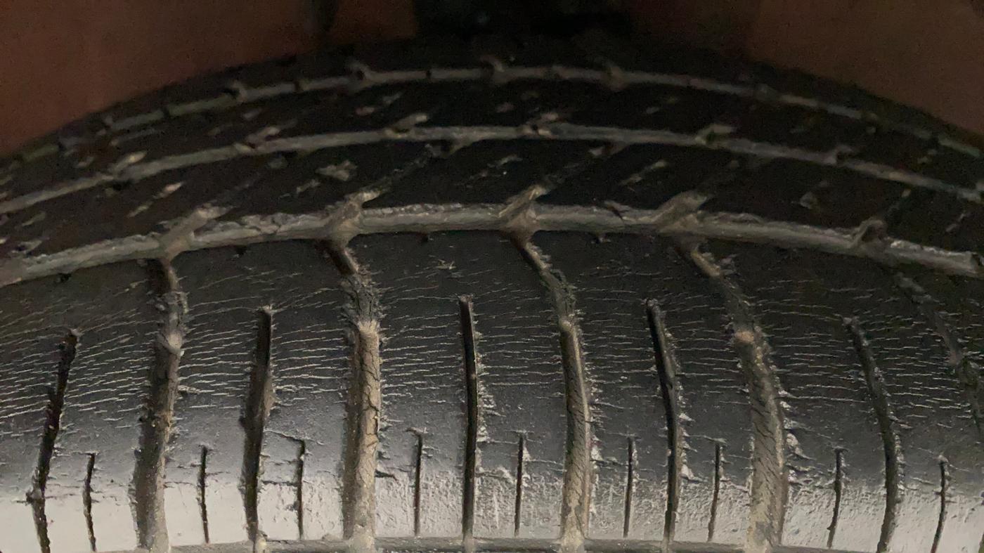 2013 Maruti Ritz VXI, Petrol, Manual, 34,971 km, Right Front Tyre Tread