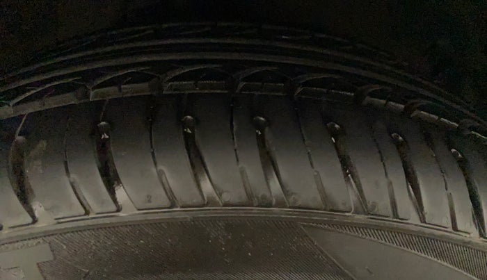 2014 Hyundai Xcent S AT 1.2 (O), Petrol, Automatic, 53,216 km, Right Front Tyre Tread