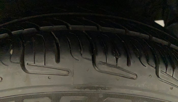 2014 Hyundai Xcent S AT 1.2 (O), Petrol, Automatic, 53,216 km, Left Rear Tyre Tread