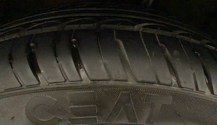 2014 Hyundai Xcent S AT 1.2 (O), Petrol, Automatic, 53,216 km, Right Rear Tyre Tread