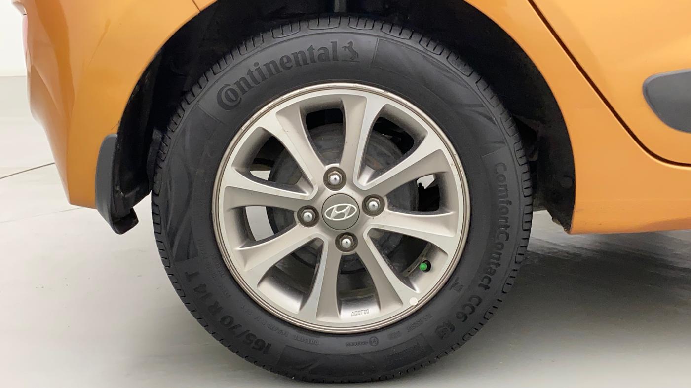 2016 Hyundai Grand i10 ASTA (O) 1.2 KAPPA VTVT, Petrol, Manual, 63,720 km, Right Rear Wheel