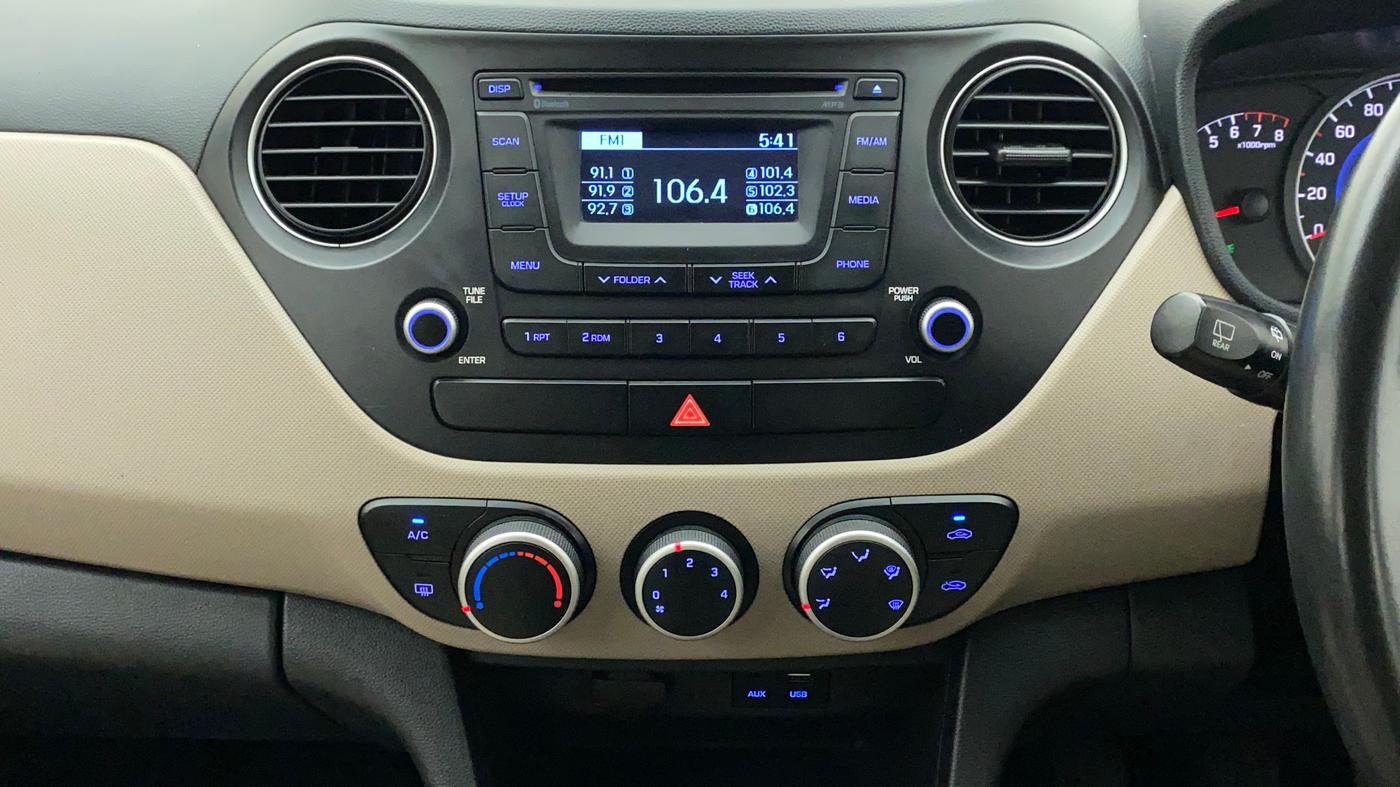 2016 Hyundai Grand i10 ASTA (O) 1.2 KAPPA VTVT, Petrol, Manual, 63,720 km, Air Conditioner