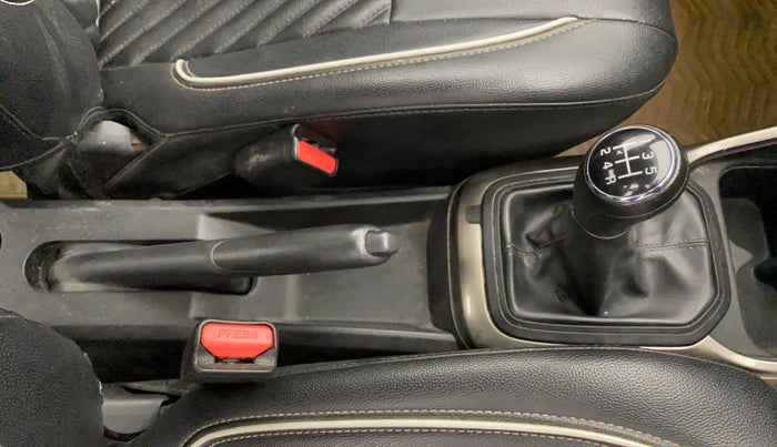 2018 Maruti IGNIS SIGMA 1.2, Petrol, Manual, 69,993 km, Gear Lever