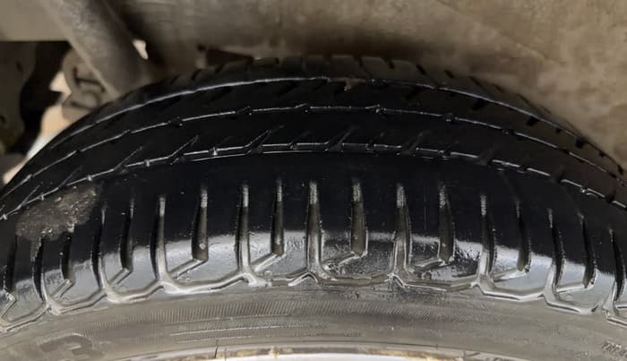 2014 Maruti Wagon R Stingray VXI, Petrol, Manual, 1,13,266 km, Right Rear Tyre Tread