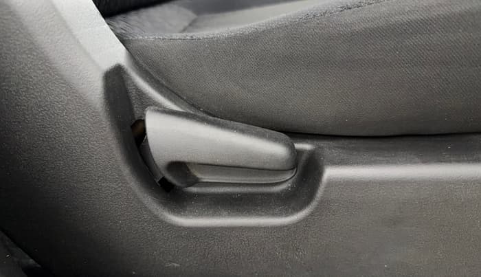 2014 Maruti Wagon R Stingray VXI, Petrol, Manual, 1,13,266 km, Driver Side Adjustment Panel