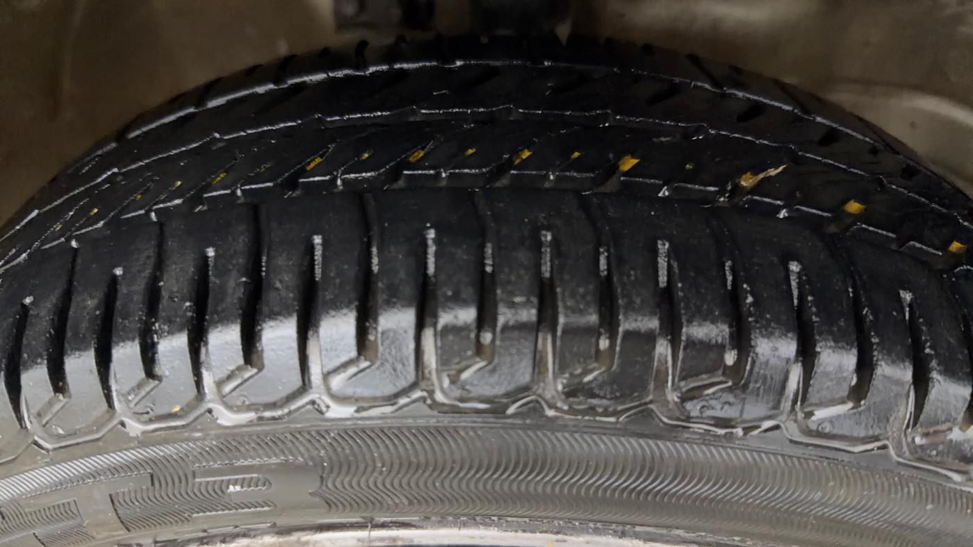 2014 Maruti Wagon R Stingray VXI, Petrol, Manual, 1,13,341 km, Right Front Tyre Tread