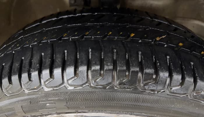 2014 Maruti Wagon R Stingray VXI, Petrol, Manual, 1,13,266 km, Right Front Tyre Tread