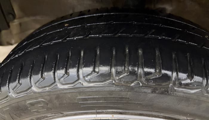 2014 Maruti Wagon R Stingray VXI, Petrol, Manual, 1,13,266 km, Left Front Tyre Tread