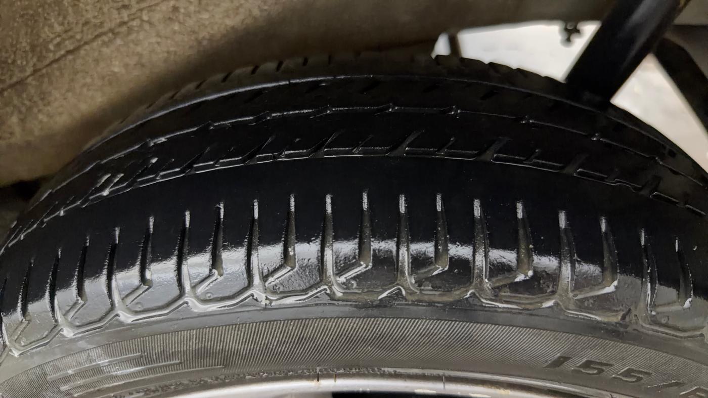 2014 Maruti Wagon R Stingray VXI, Petrol, Manual, 1,13,341 km, Left Rear Tyre Tread