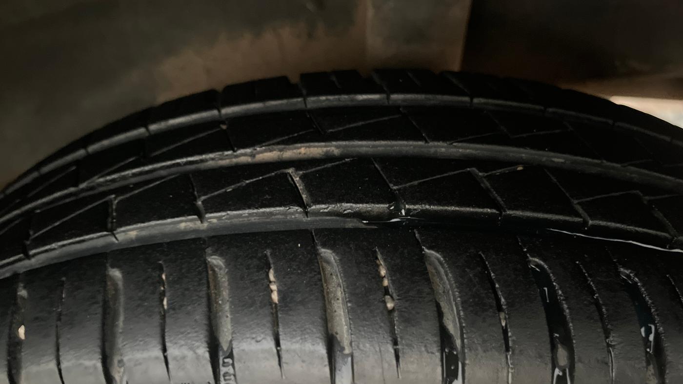 2024 Renault Kwid RXT 1.0 AMT, Petrol, Automatic, 18,999 km, Left Rear Tyre Tread