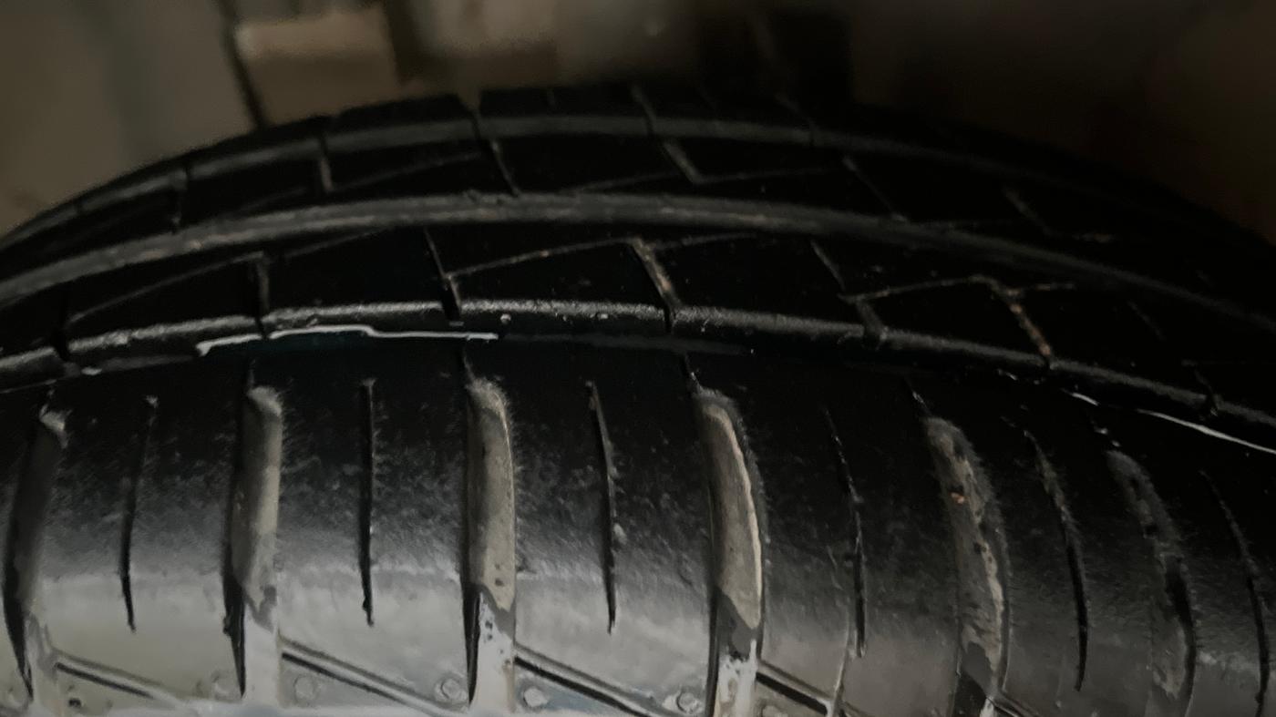 2024 Renault Kwid RXT 1.0 AMT, Petrol, Automatic, 18,999 km, Left Front Tyre Tread