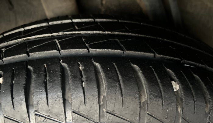 2024 Renault Kwid RXT 1.0 AMT, Petrol, Automatic, 18,999 km, Right Rear Tyre Tread