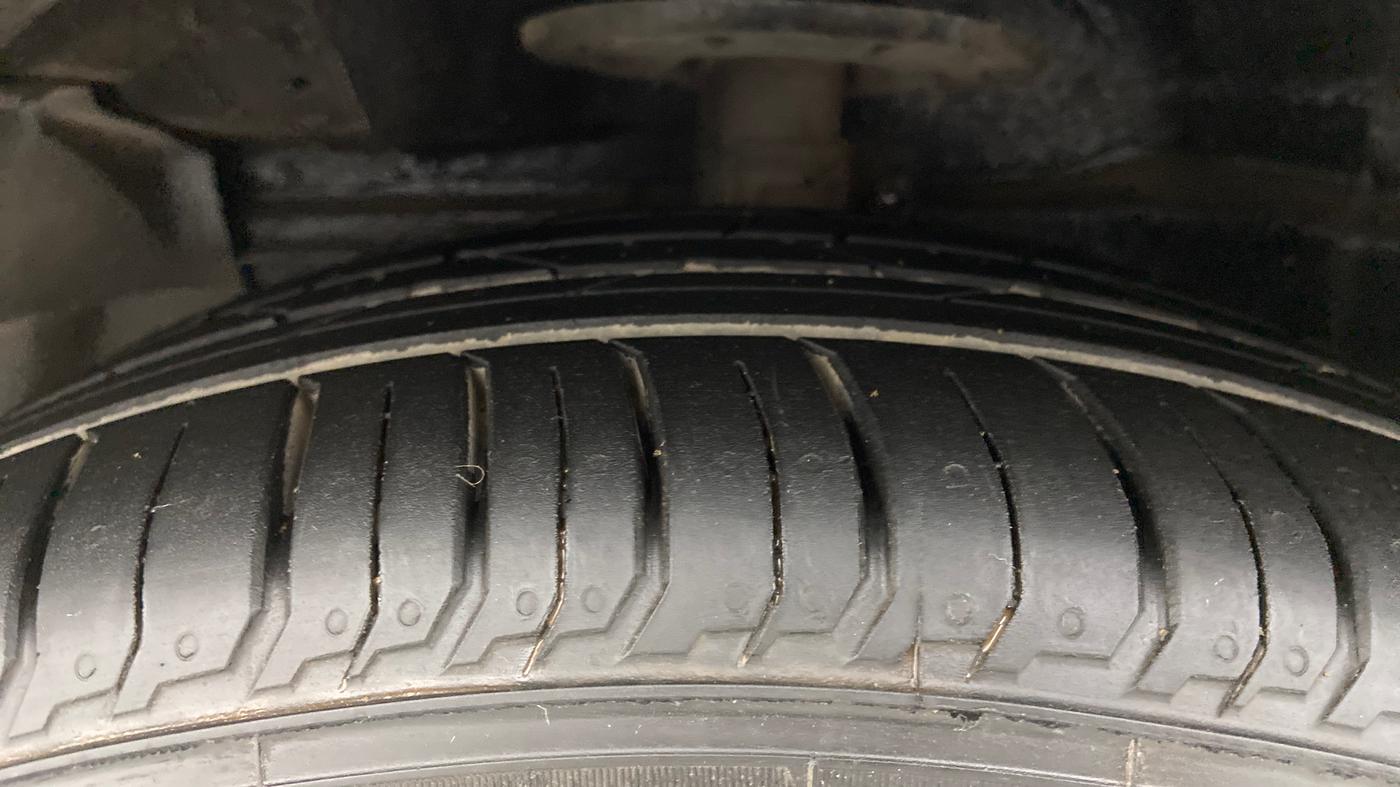 2020 Maruti Ciaz ALPHA 1.5 SHVS PETROL, Petrol, Manual, 54,797 km, Left Front Tyre Tread