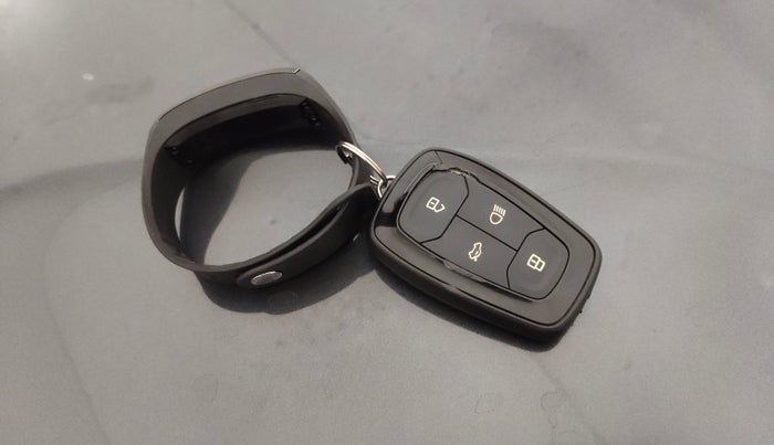 2019 Tata NEXON XZA PLUS PETROL, Petrol, Automatic, 37,118 km, Key Close Up