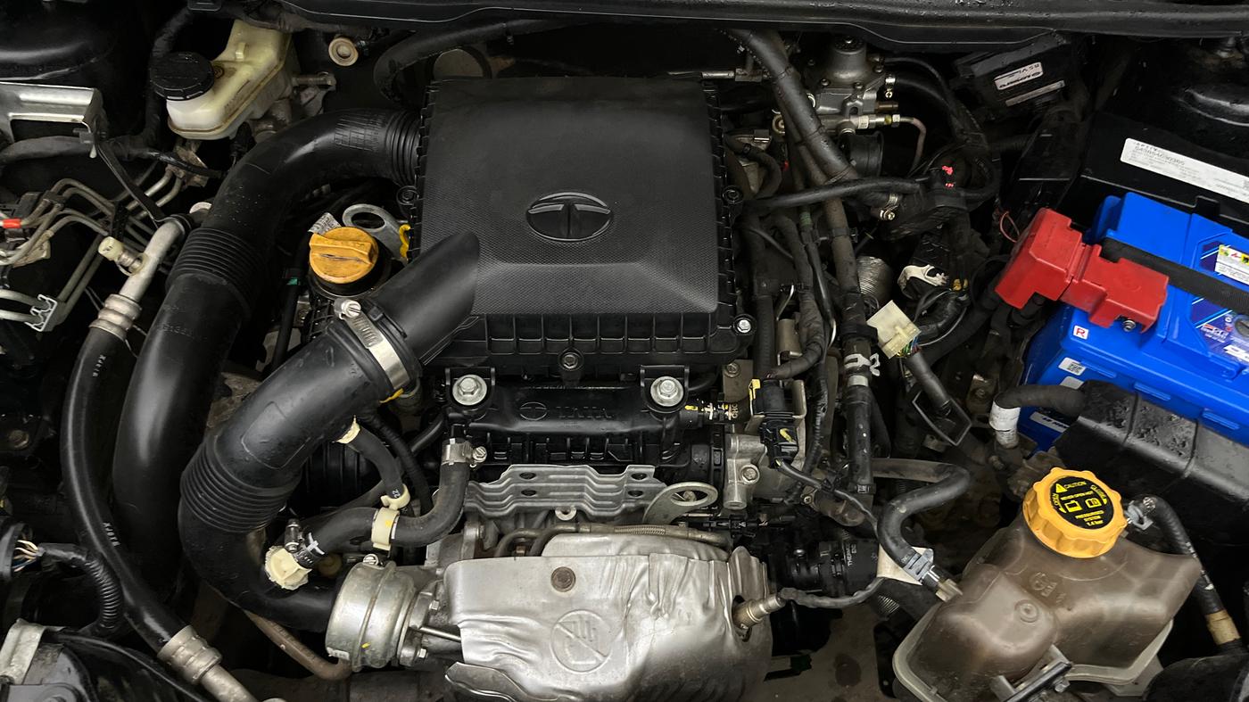 2022 Tata NEXON XZA PLUS PETROL DARK EDITION, CNG, Automatic, 67,935 km, Engine View