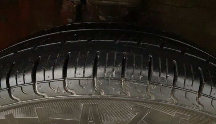 2018 Maruti Alto 800 LXI, Petrol, Manual, 49,734 km, Right Front Tyre Tread
