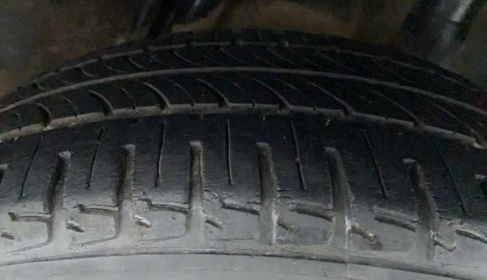 2012 Honda City 1.5L I-VTEC V AT SUNROOF, Petrol, Automatic, 1,11,965 km, Left Rear Tyre Tread