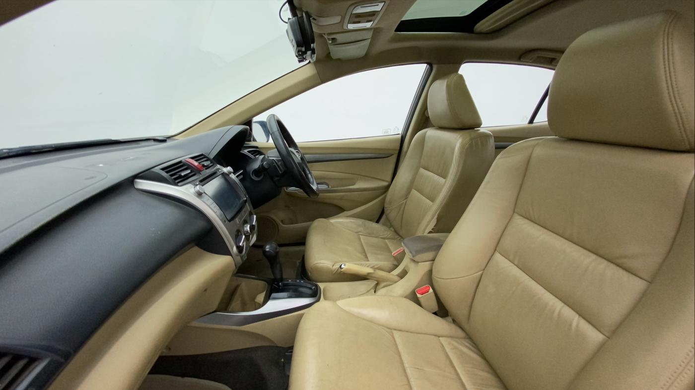 2012 Honda City 1.5L I-VTEC V AT SUNROOF, Petrol, Automatic, 1,11,965 km, Right Side Front Door Cabin