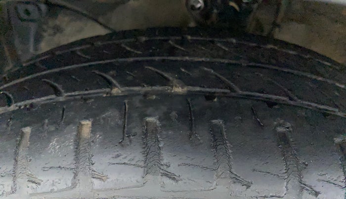 2012 Honda City 1.5L I-VTEC V AT SUNROOF, Petrol, Automatic, 1,11,965 km, Left Front Tyre Tread