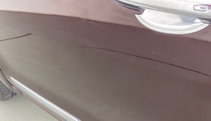 2016 Toyota Innova Crysta 2.4 VX 7 STR, Diesel, Manual, 72,147 km, Front passenger door - Slightly dented