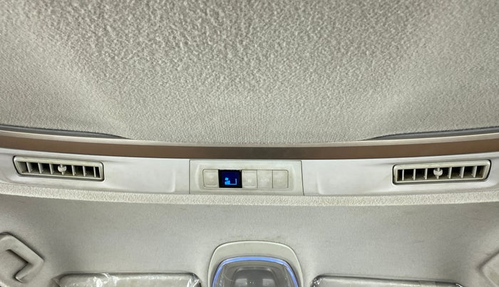 2016 Toyota Innova Crysta 2.4 VX 7 STR, Diesel, Manual, 72,147 km, Rear AC Vents