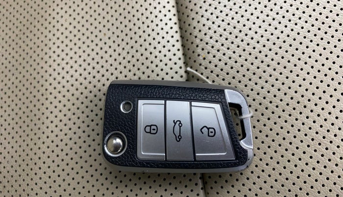 2022 Skoda SLAVIA STYLE 1.5L TSI DSG, Petrol, Automatic, 87,010 km, Key Close Up