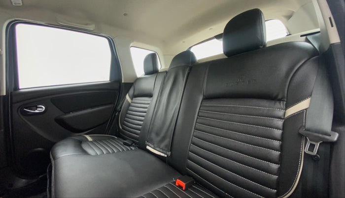 2021 Renault Duster RXZ CVT 1.3 TURBO, Petrol, Automatic, 10,333 km, Right Side Rear Door Cabin