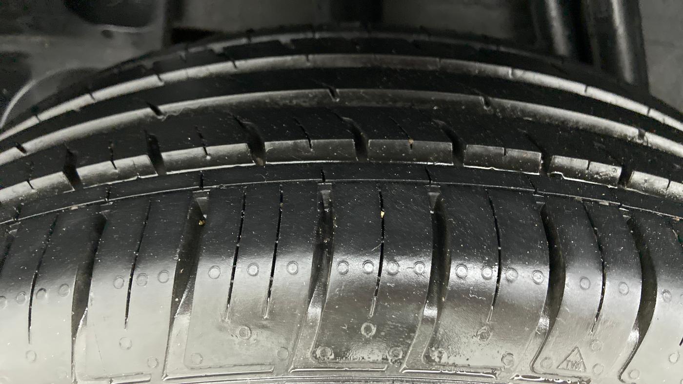 2021 Renault Duster RXZ CVT 1.3 TURBO, Petrol, Automatic, 10,333 km, Right Rear Tyre Tread