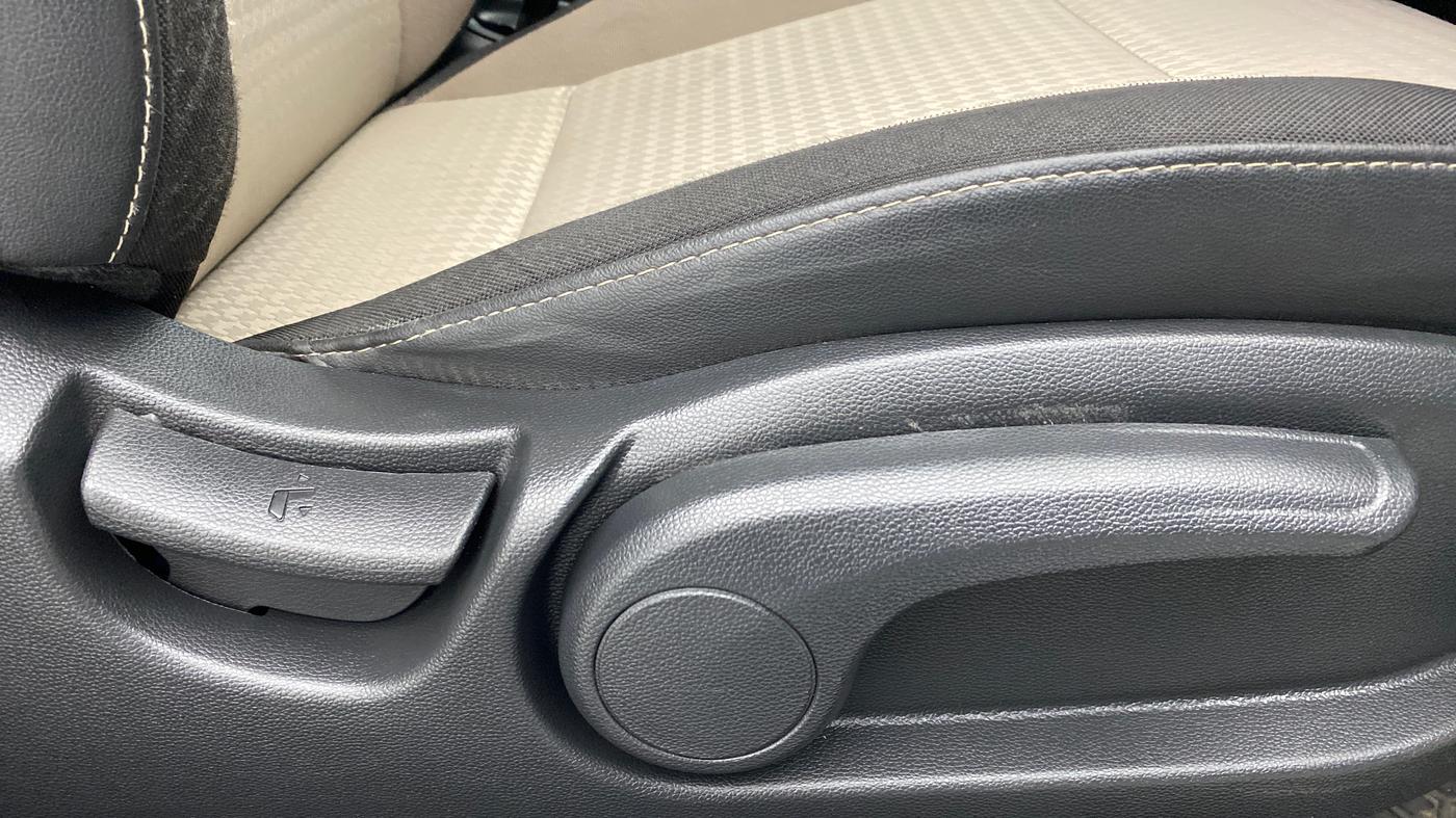 2020 Hyundai Elite i20 1.2 SPORTS PLUS VTVT, Petrol, Manual, 15,517 km, Driver Side Adjustment Panel