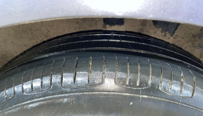 2014 Hyundai Grand i10 SPORTZ 1.2 KAPPA VTVT, Petrol, Manual, 1,00,120 km, Left Rear Tyre Tread