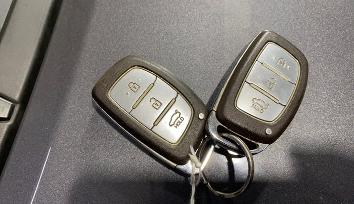 2014 Hyundai Grand i10 SPORTZ 1.2 KAPPA VTVT, Petrol, Manual, 1,00,120 km, Key Close Up