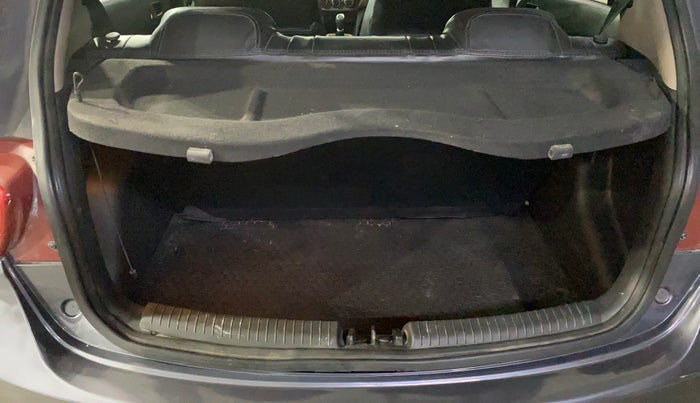 2014 Hyundai Grand i10 SPORTZ 1.2 KAPPA VTVT, Petrol, Manual, 1,00,120 km, Boot Inside