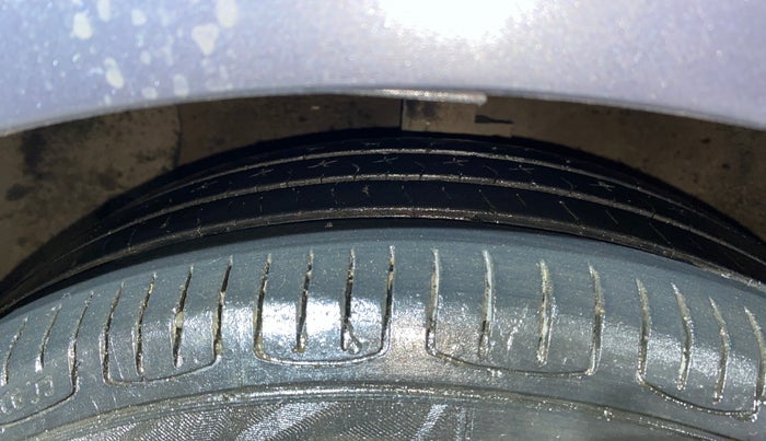 2014 Hyundai Grand i10 SPORTZ 1.2 KAPPA VTVT, Petrol, Manual, 1,00,120 km, Left Front Tyre Tread