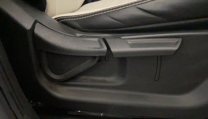 2022 KIA SONET HTK 1.2, Petrol, Manual, 98,946 km, Driver Side Adjustment Panel